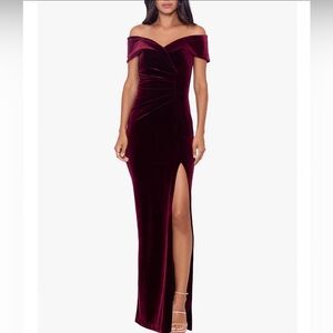 Xscape Stretch Velvet Sweetheart Off-the-Shoulder NWT Maroon